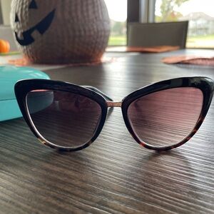 Kate Spade Cat Eye Sunglasses with case
